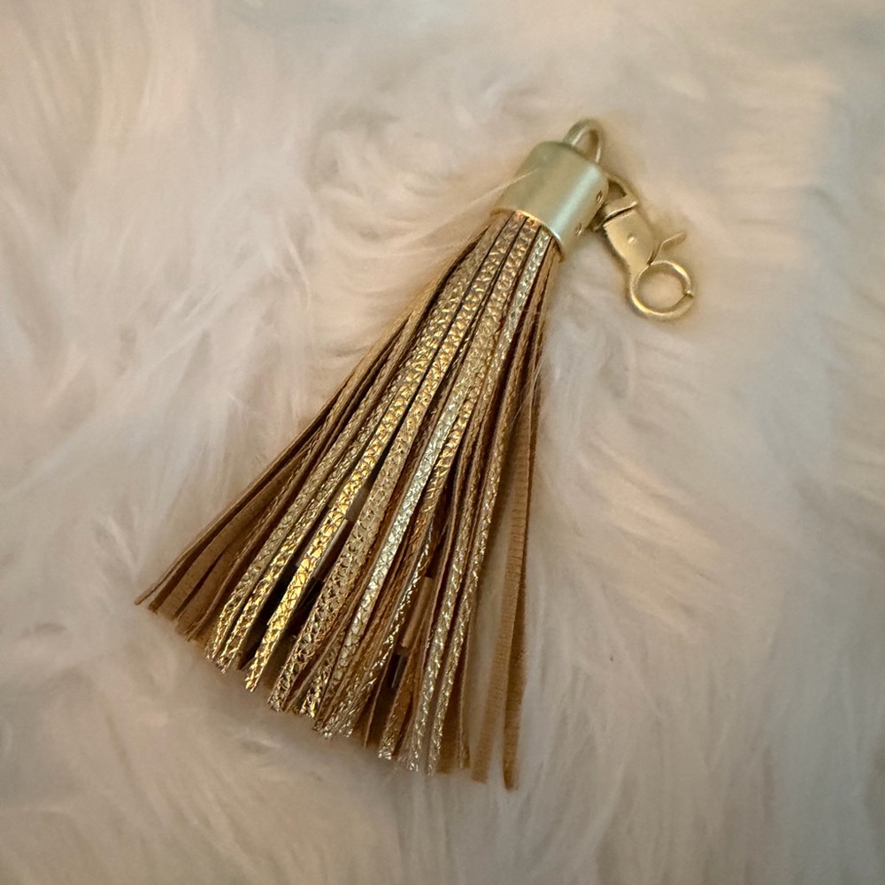 Bolsetta Universal Charging Tassels for Apple & Android - Gold